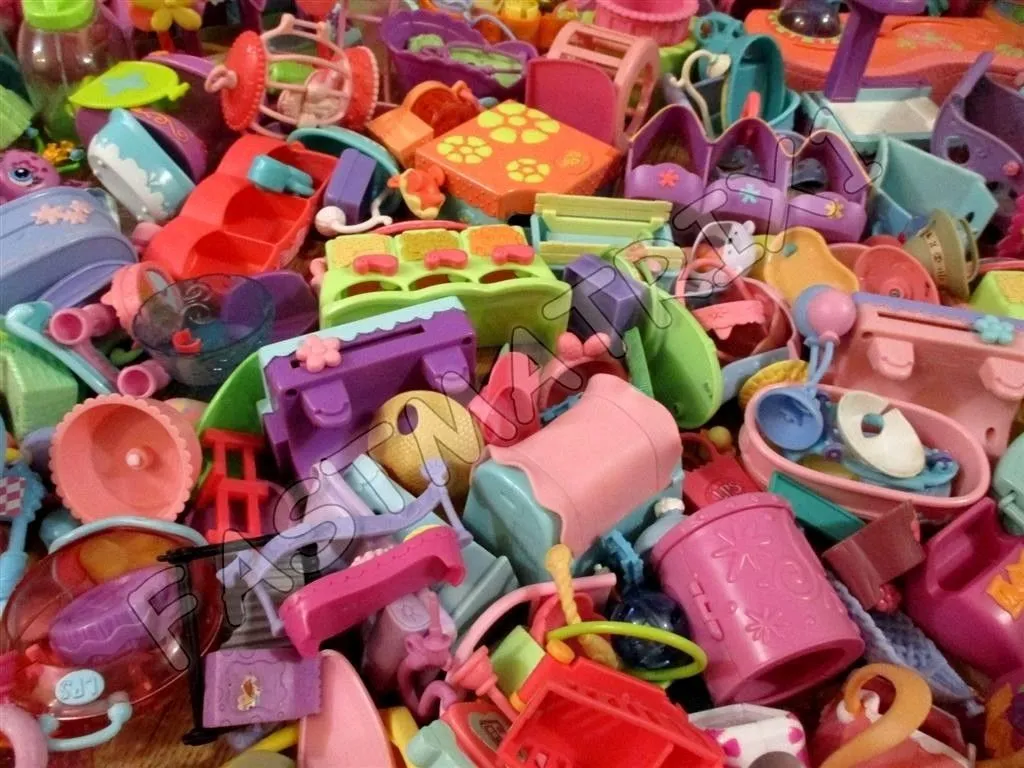 Littlest Pet Shop Lot 8 RANDOM Accessories Grocery, Baskets  1 SURPRISE LPS PET
